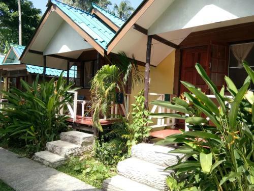 Hostal X-bar And Bungalow