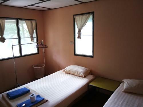 Hostal X-bar And Bungalow