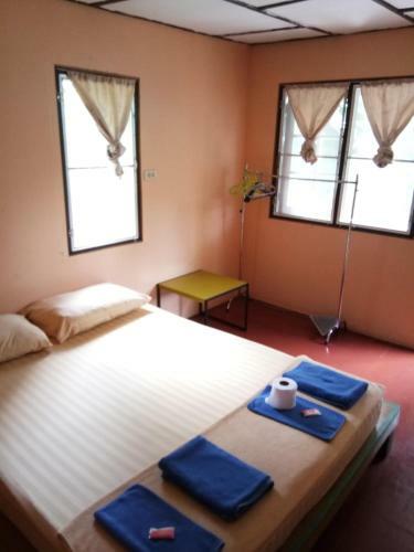 Hostal X-bar And Bungalow