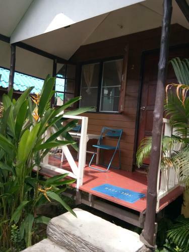 Hostal X-bar And Bungalow
