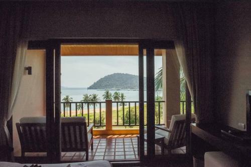 Stunning Seaview Apartment - Infinity Pool