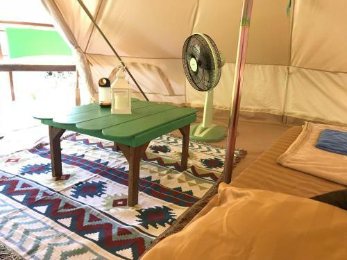 Hippy Hut Glamping Belltent