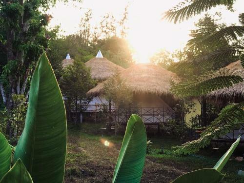 Hippy Hut Glamping Belltent