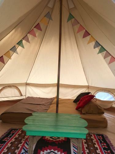 Hippy Hut Glamping Belltent