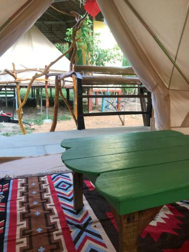 Hippy Hut Glamping Belltent