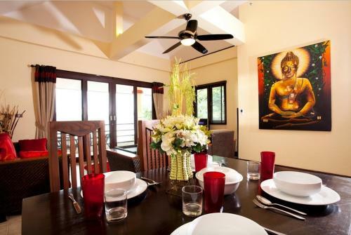 3 Bedroom Seafront Villa Island View