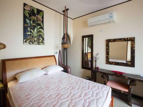 5 Bedroom Seafront Villa Phanghan