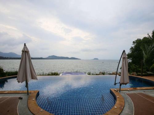 5 Bedroom Seafront Villa Phanghan