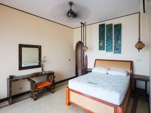 5 Bedroom Seafront Villa Phanghan