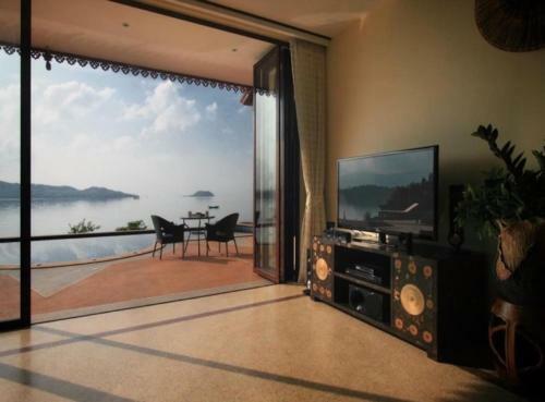 5 Bedroom Seafront Villa Phanghan