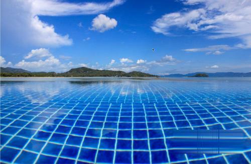 5 Bedroom Seafront Villa Phanghan
