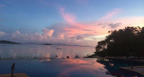 5 Bedroom Seafront Villa Phanghan