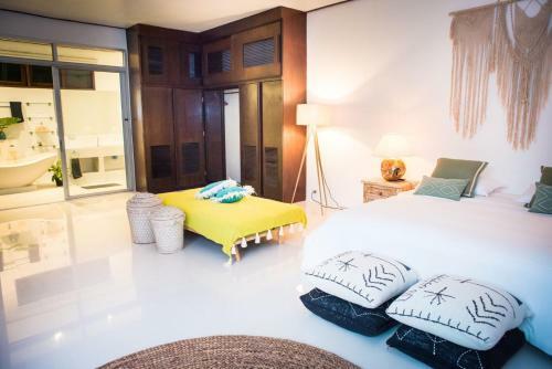 Teak Hill Pool Villa-michelia