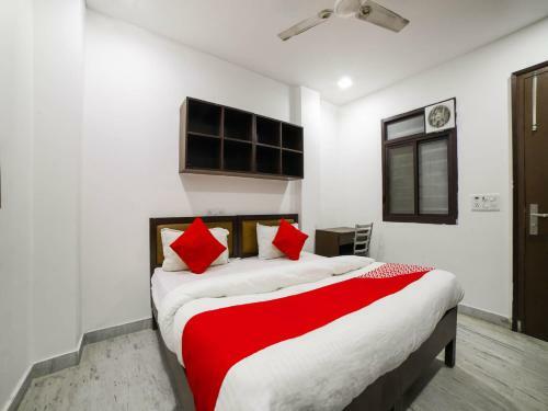 Oyo 76282 Hotel 7s