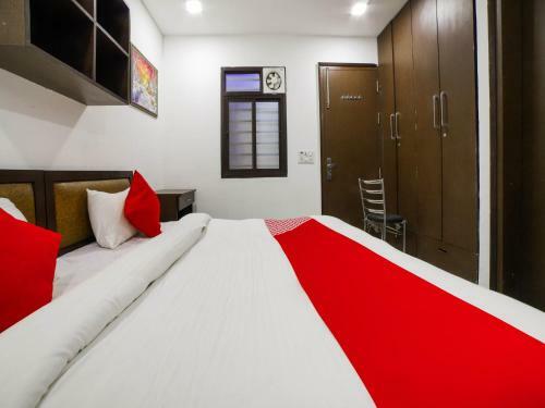 Oyo 76282 Hotel 7s