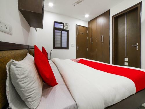 Oyo 76282 Hotel 7s