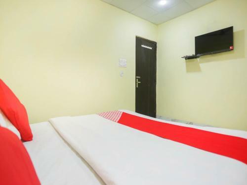 Collection O O 76442 Hotel Surya Plus