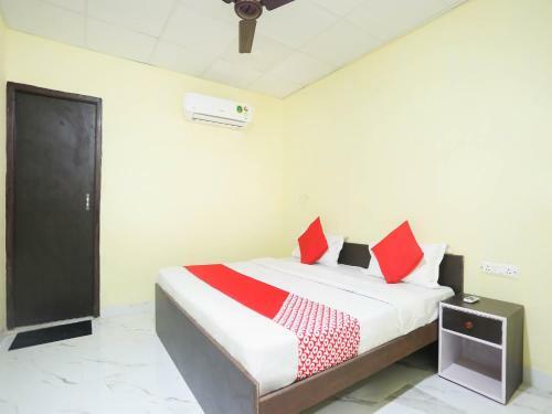 Collection O O 76442 Hotel Surya Plus