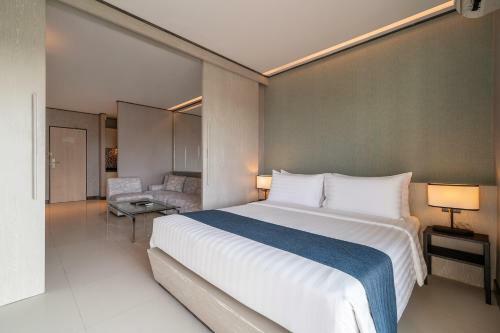 Manhattan Pattaya Hotel - Sha Extra Plus