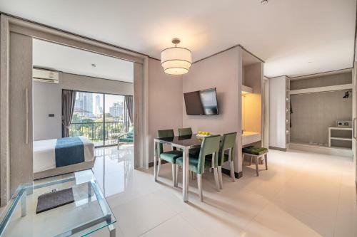 Manhattan Pattaya Hotel - Sha Extra Plus