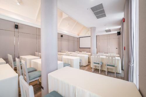 Manhattan Pattaya Hotel - Sha Extra Plus