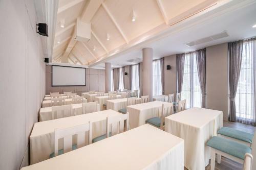 Manhattan Pattaya Hotel - Sha Extra Plus