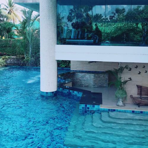 Apartamento Luxurious Beachfront Pattaya