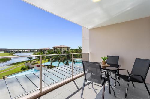 Modern 1-bed Apartment With Golf Course Views