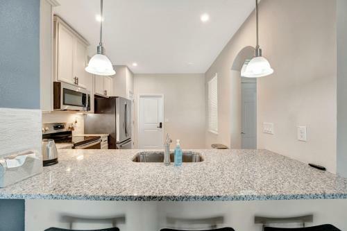 Zenhomes In Heart Of Brandon Convenient Location