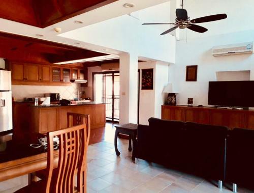 Apartamento Duplex Thabali Chateau Dale, 3 Bedrooms, Swimming Pool
