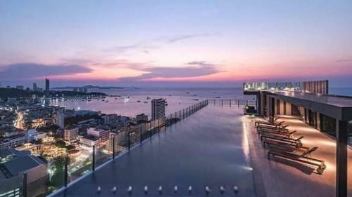 The Base Inn Center Pattaya