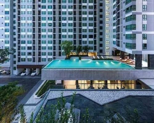 The Base Inn Center Pattaya