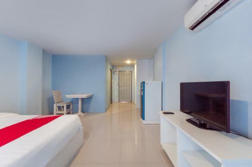 Hotel Oyo 75363 V Place Apartment
