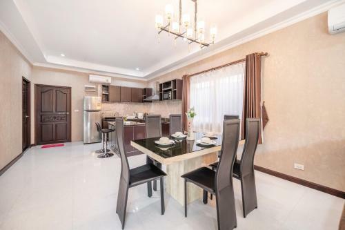 Luxury 3 Bhk Villa 200m From The Beach