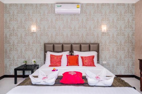 Luxury 3 Bhk Villa 200m From The Beach