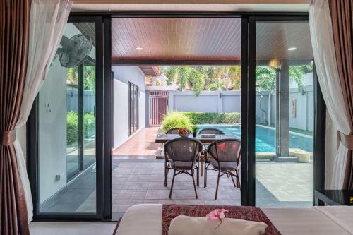 Luxury 3 Bhk Villa 200m From The Beach