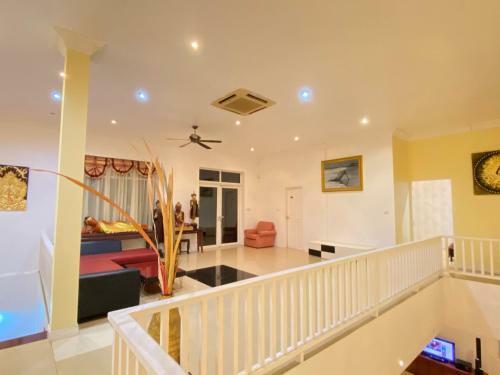Villa Luxury Palace,beach 600m,bbq,karaoke,snooker