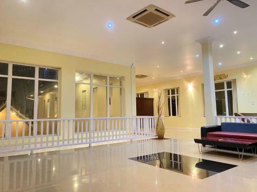 Villa Luxury Palace,beach 600m,bbq,karaoke,snooker