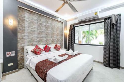 Majestic Pool Villa Private Beach