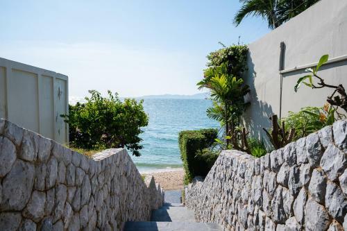 Majestic Residence Pool Villas Private Beach Pattaya