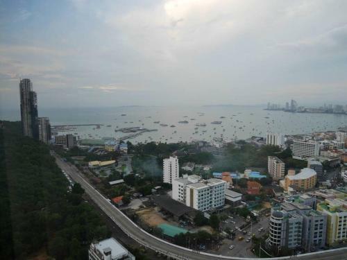 Two Bedrooms 31st Floor 100 Pattaya Bay Seaview