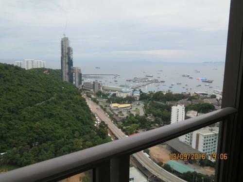 Two Bedrooms 31st Floor 100 Pattaya Bay Seaview