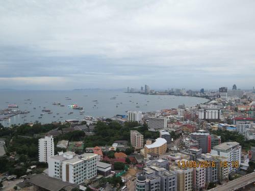 Two Bedrooms 31st Floor 100 Pattaya Bay Seaview