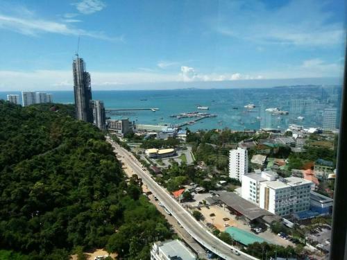 Two Bedrooms 31st Floor 100 Pattaya Bay Seaview