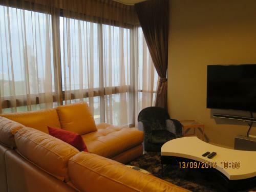 Two Bedrooms 31st Floor 100 Pattaya Bay Seaview