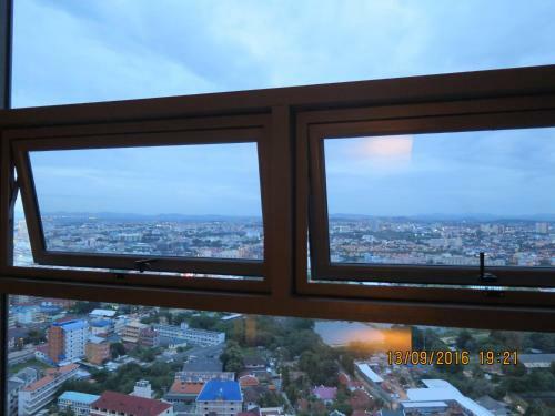 Two Bedrooms 31st Floor 100 Pattaya Bay Seaview