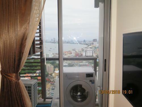 Two Bedrooms 31st Floor 100 Pattaya Bay Seaview