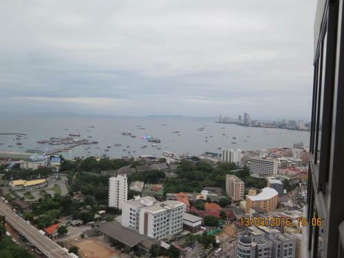 Two Bedrooms 31st Floor 100 Pattaya Bay Seaview
