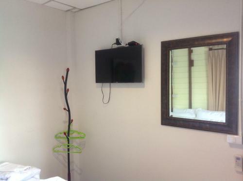 Nty Hostel Near Suvarnabhumi Airport