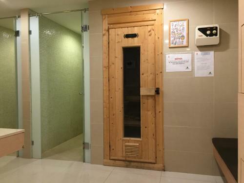 Studio Apartment Near Bts Skytrain Nana Station